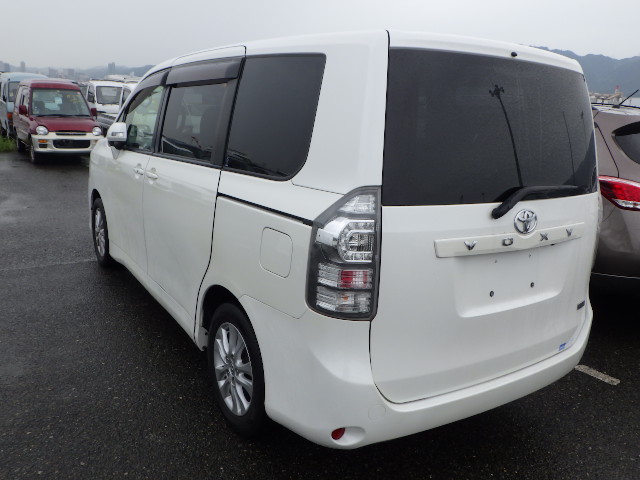 TOYOTA VOXY 2012 PACKAGE X LIMITED EDITION 